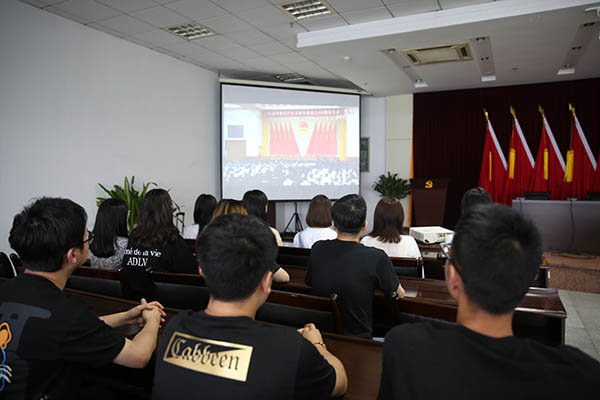 5月10日，萬州港第四聯(lián)合團(tuán)支部組織團(tuán)員青年集中觀看慶祝中國共產(chǎn)主義青年團(tuán)成立100周年大會直播.JPG
